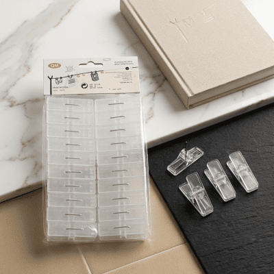مشابك غسيل بلاستيكية شفافة QM (طقم 16 قطعة: QM Transparent Plastic Clothes Clips (16-Piece Set)
