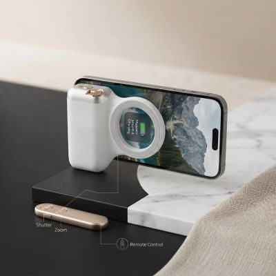 مقبض تصوير مغناطيسي للهاتف مع شاحن لاسلكي وريموت كنترول لاسلكي (Magnetic Phone Camera Grip with Wireless Charging & Remote Control).  & : Magnetic Smartphone Camera Grip & Stand with Wireless Power Bank & Detachable Bluetooth Remote.