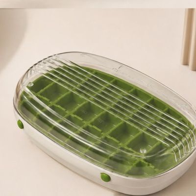 قالب وقاعدة صنع مكعبات الثلج مع غطاء وعلبة تخزين بزر للضغط والتفريغ السريع (Ice Cube Tray with Lid & Storage Bin with Press Release Button).  & : Press-Type Ice Cube Mold Tray with Lid and Storage Container Bin.