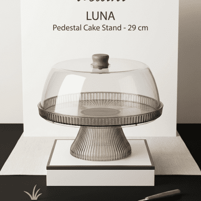حامل كعك فاخر بقاعدة مرتفعة وغطاء أكريليك شفاف مقاس 29 سم - موديل لونا من ويليني (Wellini LUNA) Wellini LUNA 29cm Pedestal Cake Stand with Transparent Acrylic Dome Lid