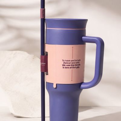 كوب حفظ حراري اوالا ثيرموس بمقبض وقشة - 40 أونصة  1.18 لتر/ بنفسجي (Owala Insulated Tumbler with Handle and Straw - 40 oz Purple).  &: Owala Insulated Travel Tumbler with Handle & Straw (40 oz - Purple/Lavender).