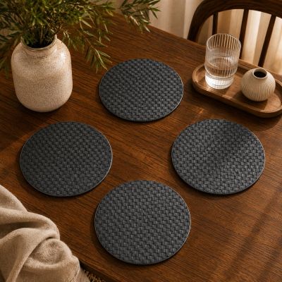 طقم مفارش سفرة دائرية بنقشة مجدولة/سلة 4 قطع - أسود (OXFORD Home Secret).  & : OXFORD Home Secret 4-Piece Round Woven Basketweave Placemat Set - Black.
