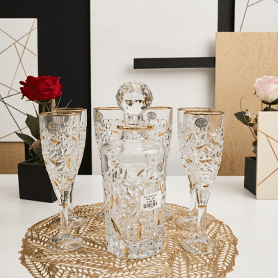 طقم تقديم كريستال بوهيمي مرصع بالذهب (7 قطع) Luxury Bohemian Gold-Embellished Crystal Decanter Set (7 Pieces)