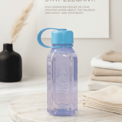  زجاجة مياه مربعة بلاستيكية صحية بمقبض علوي (800 مل)Square Plastic Water Bottle with Top Handle (800 ml)