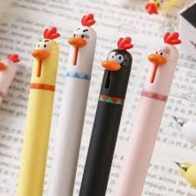 قلم جل "كومي" بتصميم الدجاج الكرتوني اللطيف &ndash; متوفر بالقطعة. COMI Cute Cartoon Chick Gel Pen &ndash; Available per Piece.