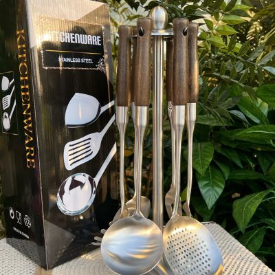 قم ادوات مطبخ من الستانلس ستيل