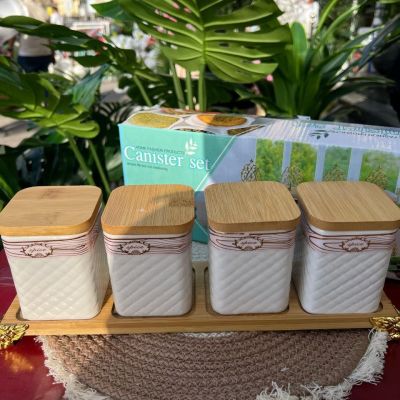 طقم توابل مكون من 4قطع ، الخامه بورسلين،