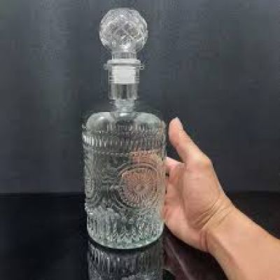 قارورة زجاجية كلاسيكية منقوشة بغطاء كريستالي 