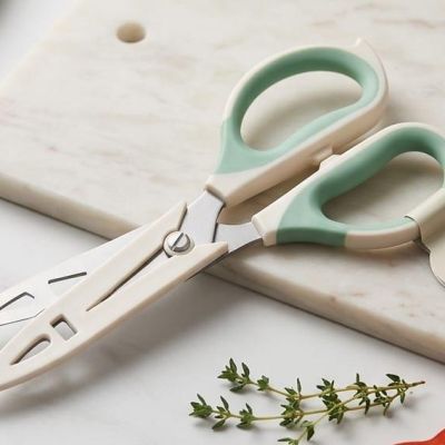 Vegetable scissors with a sharp and practical design, perfect for