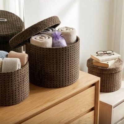 Round large linen organizer with a lid, designed for multi-purpose storage. Spacious and practical, perfect for keeping items neatly organized while adding a clean, stylish touch to any space.