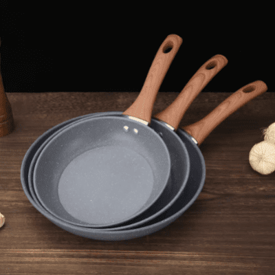 طقم مقلاة بيد خشبي مقاسات 28.24.20