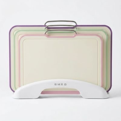 ​Organize your kitchen with style. Our premium 3-piece cutting board set is the perfect addition to your countertop. 