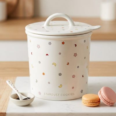 Twinkle Storage Jar 🌟 Adorable, stylish, and just right for your favorite sweets. Simply dreamy