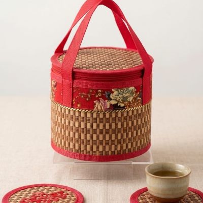 Add a touch of traditional charm to your storage with this elegantly crafted, floral-accented basket. Perfect for keeping your essentials organized in style. ✨