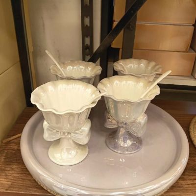 Serve your desserts in style! 🍮 Our exquisite 4-piece set is designed to make every bite feel special. A must-have for your home. Order yours now!"