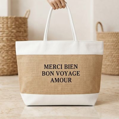 حقيبتك المثالية لكل مشاويرك! تجمع بين التصميم الفرنسي الجذاب والمساحة الواسعة. Your perfect companion for any outing! Combining French-inspired charm with practical space. 👜