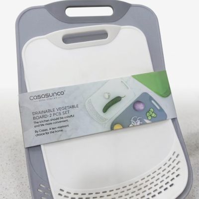 لوح تقطيع Casasunco 2 في 1 &ndash; مطبخك أذكى. ​تقطيع وتصريف في خطوة واحدة. ​عملي، سريع، وعصري. اطلبيه الآن لراحة أكثر في مطبخك! ​Casasunco 2-in-1 Drainable Board &ndash; Smarter Cooking. ​Chop and drain with ease. ​Efficient, fast, and modern. Upgrade yo