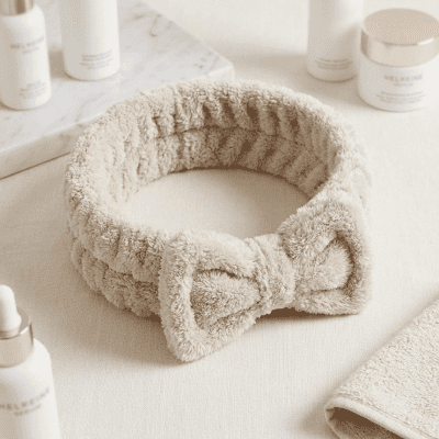 7148_باندانا سكاي للعناية بالبشرة (بفيونكة صغيرة).& Sky Skincare Headband (with a small bow