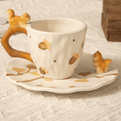 طقم كوب وصحن بتصميم السنجاب الخزفي&  Ceramic Squirrel Cup and Saucer Set